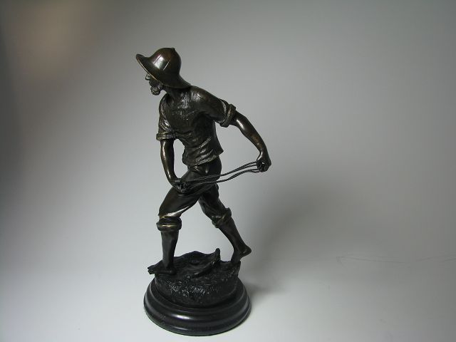 Bronze Art Deko Prallplatte Fischer Figur  / Skulptur / Höhe 36,0 cm