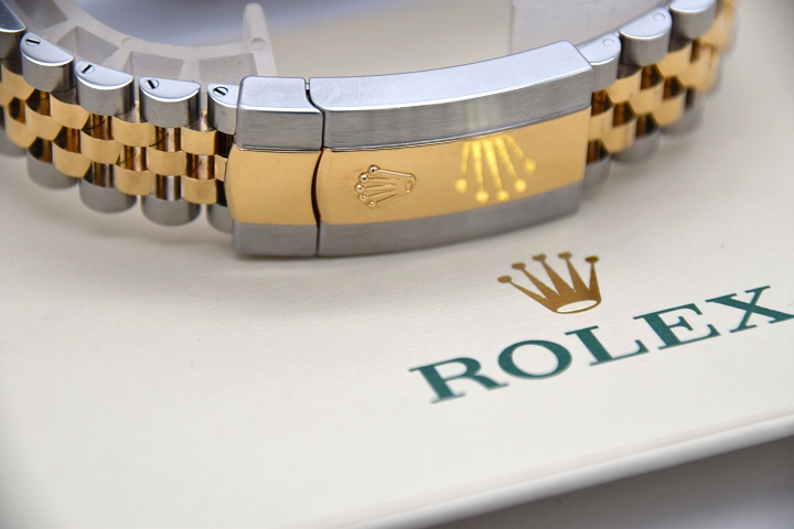 Rolex Datejust 36 Palm Dial Stahl-Gold Herrenuhr / Ref 126233 FULLSET 2022