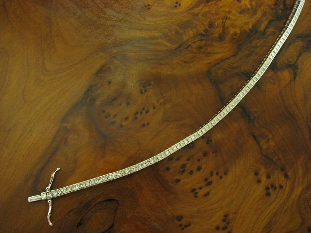 CHRIST 18kt 750 Weißgold Armband mit 2,84ct Diamant Besatz / 11,9g / 18,0cm