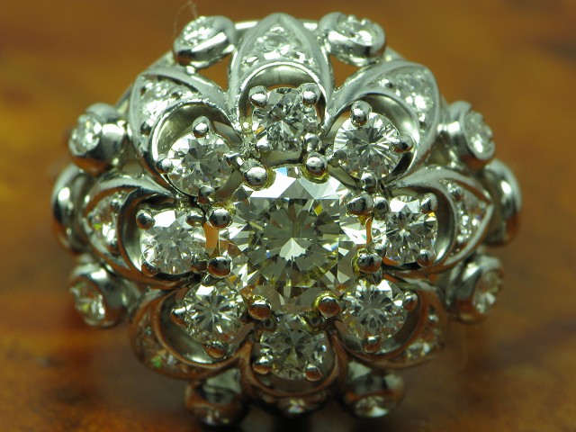 18kt 750 Weißgold Ring mit 2,25ct Brillant Besatz / Diamant / 10,3g / RG 53