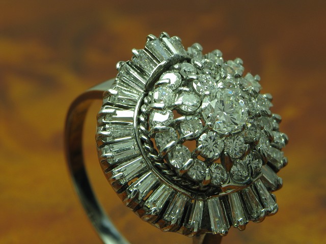 14kt 585 Weißgold Ring mit 1,62ct Brillant & 1,40ct Diamant Besatz / RG 61