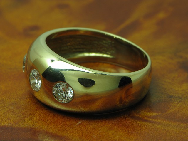 14kt 585 Gelbgold Ring mit 0,77ct Brillant Besatz / Diamant / 6,2g / Rg 55,5