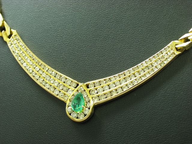 18kt 750 Gold Collier mit 2,82ct Brillant & 0,67ct Smaragd Besatz / 54,3g / 46cm