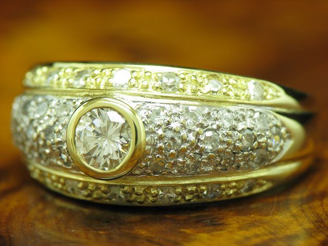 14kt 585 Gelbgold Ring mit 1,01ct Brillant Besatz / Diamant / 5,2g / RG 53,5