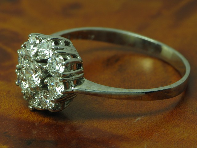 14kt 585 Weißgold Ring mit 1,00ct Brillant Besatz / Diamant / 3,1g / RG 60,5
