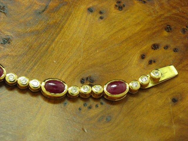 14kt 585 Gelbgold Armband mit 9,35ct Rubin & 0,66ct Brillant / Diamant / 18,5 cm