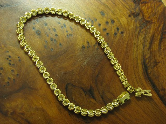 18kt 750 Gelbgold Tennisarmband mit 2,00ct Brillant Besatz / Diamant / 19,0cm