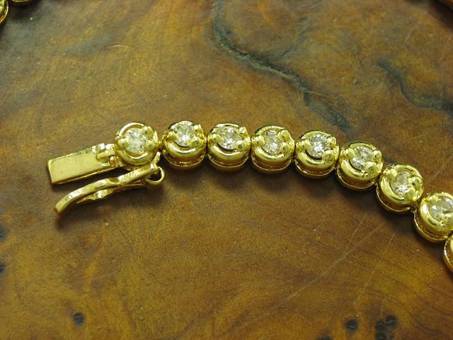 18kt 750 Gelbgold Tennisarmband mit 2,00ct Brillant Besatz / Diamant / 19,0cm
