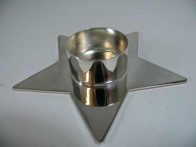 Teelichthalter in Sternform aus Metall Weihnachtsdeko / Teelicht / 87,1 g
