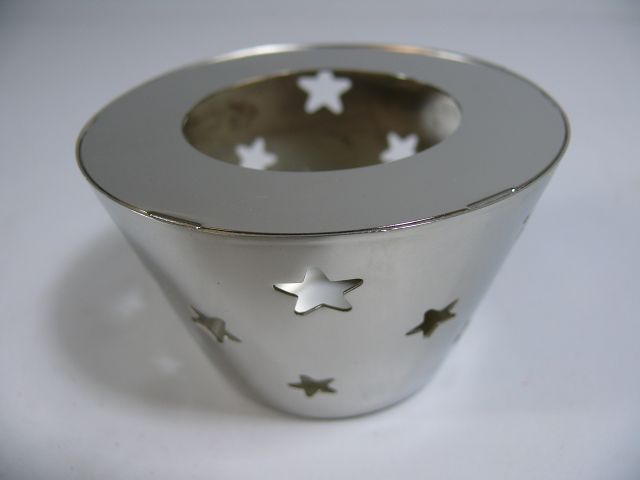Teelichthalter mit Stern-Motiven aus Metall / Weihnachtsdeko / 66,3 g
