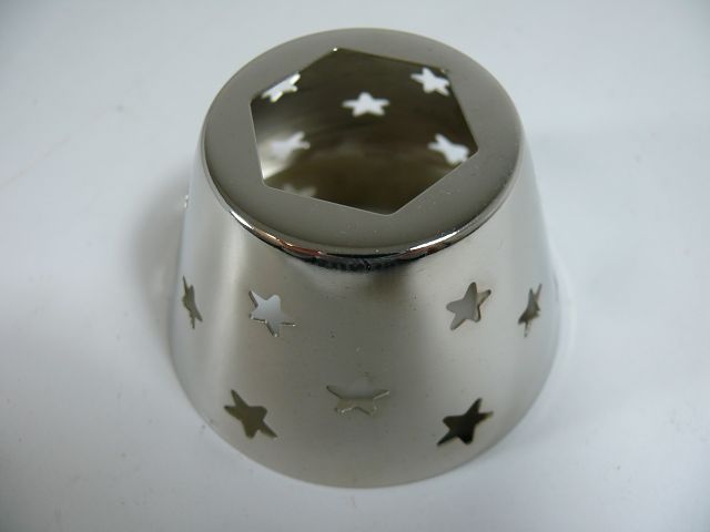 Teelichthalter mit Stern-Motiven aus Metall / Weihnachtsdeko / 66,3 g
