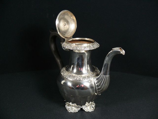 800 Silber Kanne mit Holzhenkel / Tee / Kaffee / florales Dekor / Echtsilber