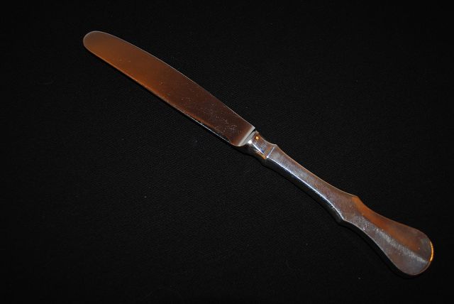 Versilbertes Messer / Alpaka / Alpacca / Besteck / Länge 22,0 cm / 86,8g