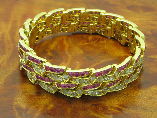 18kt 750 Gelbgold Armband mit 6,22ct Diamant & 4,84ct Rubin Besatz /61,3g / 19cm