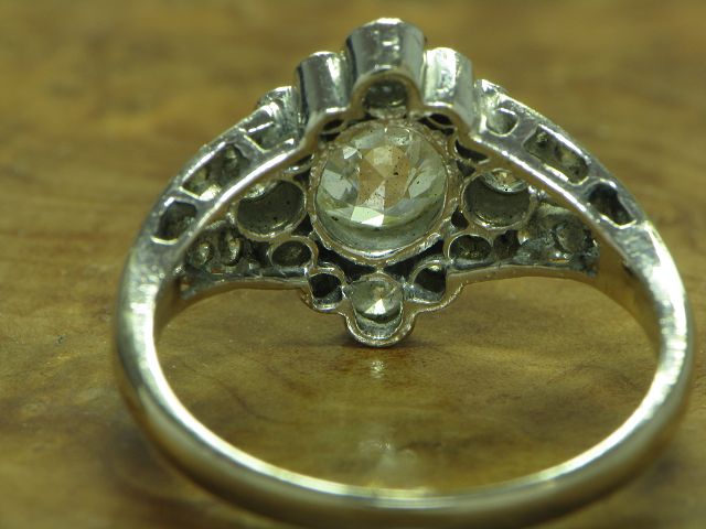 18kt 750 Weißgold Ring mit 1,30ct Diamant Besatz / Art-Decó / 5,0g / RG 59